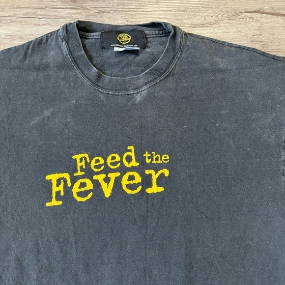Faded black and yellow Feed The Fever Mikes hard lemonade  t-shirt men’s L - Picture 2 of 4